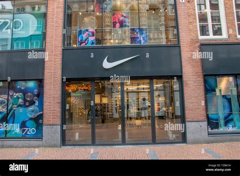 nike shop amsterdam.